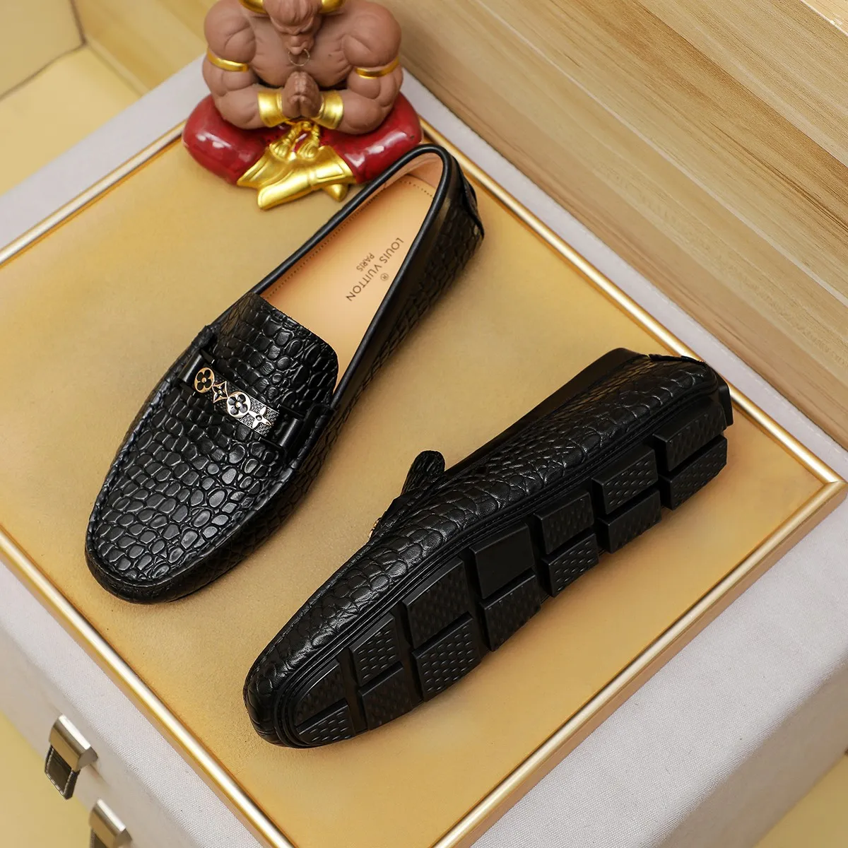 Men's shoes 💰360 💰 LV Louis Vuitton's top-quality Peaches men's shoes 💯Original copy of the official website, the upper is made of imported official website 1:1 material ❌Italian 🇮🇹 cowhide surface, imported pigskin lining. It’s definitely not made with ordinary craftsmanship, it’s the model used by celebrities! The factory’s craftsmanship is designed to create the most perfect shoes for trendy men! Colors available! 38-44 yards